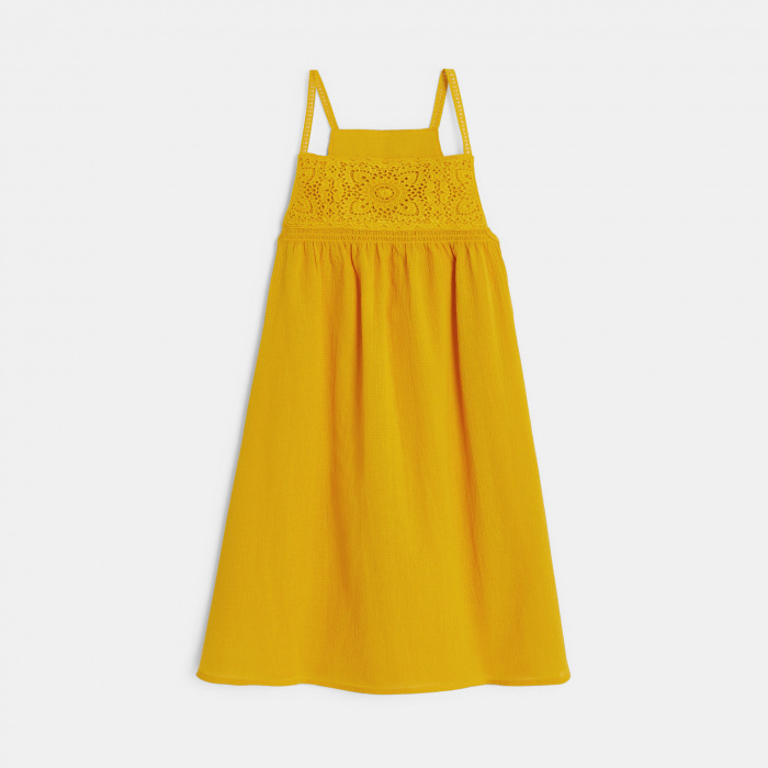 Жълта рокля с плетени на една кука детайли