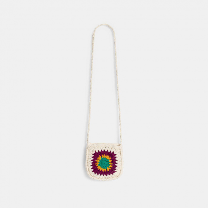 Плетена на една кука чанта в цвят екрю