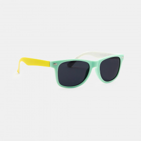 Зелени слънчеви очила