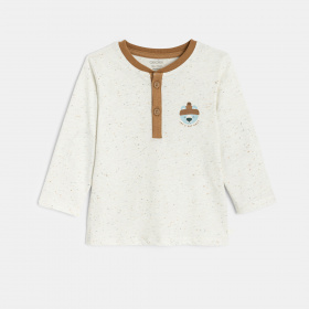 Бежова тениска с копчета