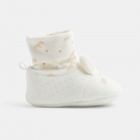 Бели пантофи