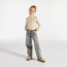 Бежова тениска с дълъг ръкав и принт