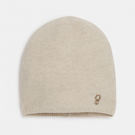 Бежова плетена шапка