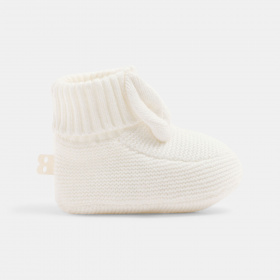 Бели плетени ботуши