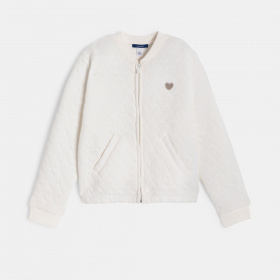 Бяло ватирано яке със сърце