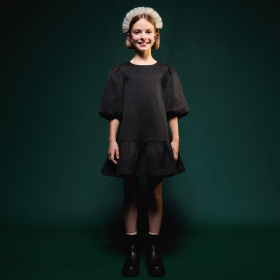 Черна рокля с буфан ръкав