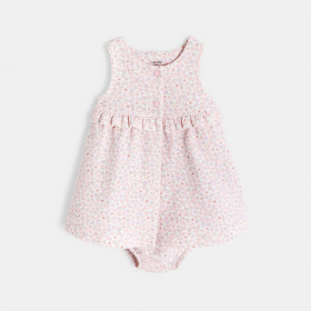 Розова рокля с флорални мотиви