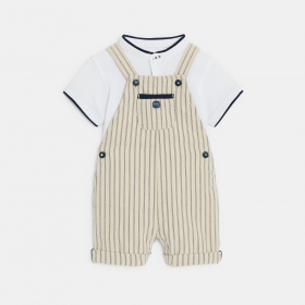 Бежов гащеризон и бяла тениска