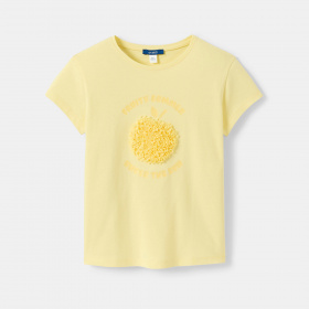 Жълта тениска с апликация