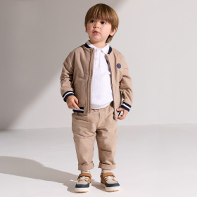 Бежови панталони