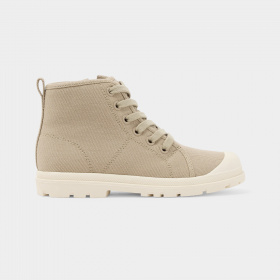 Бежови кецове