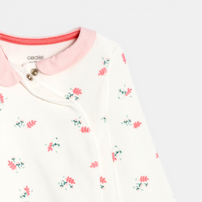Пижама на цветя от бяло кадифе