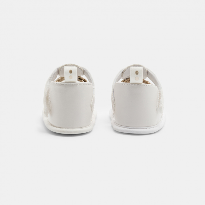 Бели сандали с велкро лепенки