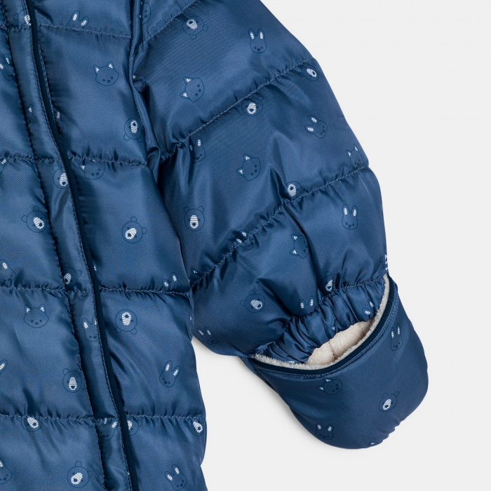 Син ескимос с животни