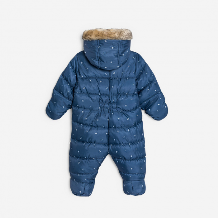 Син ескимос с животни