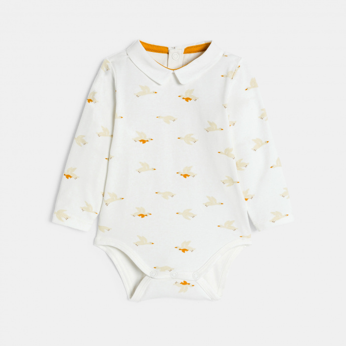 Жилетка от шерпа, жълти кадифени панталони и боди