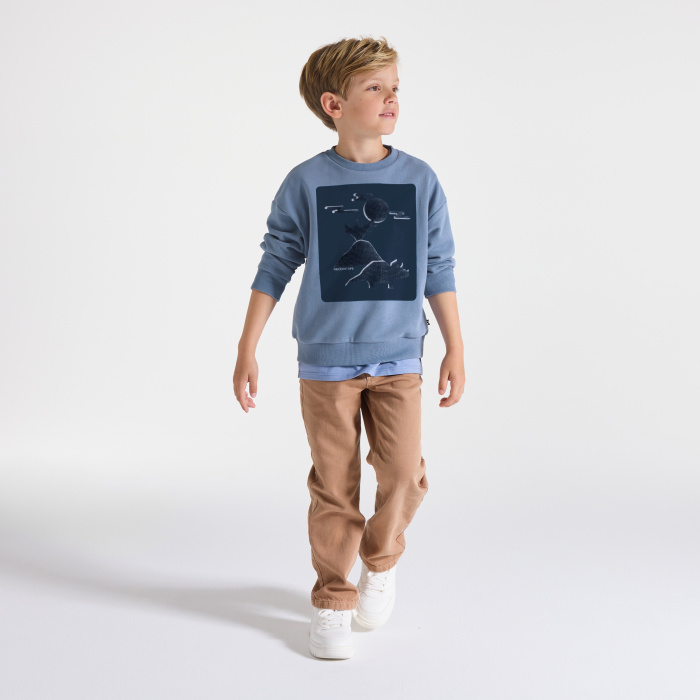 Син суитшърт с мотиви на динозаври