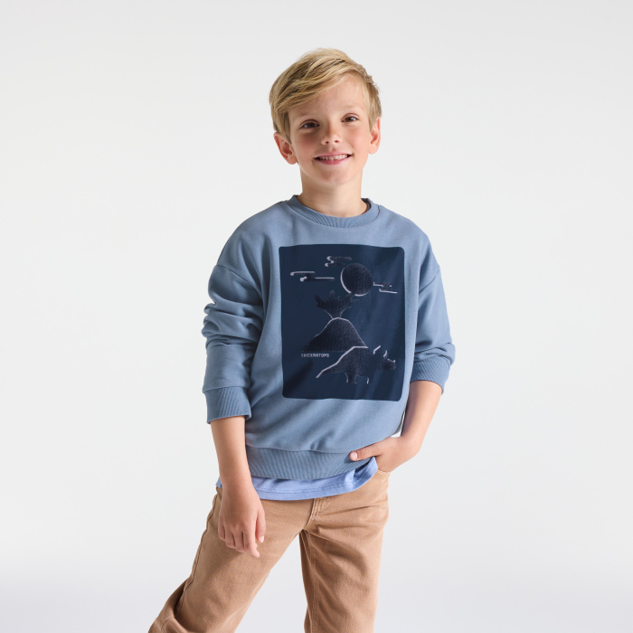 Син суитшърт с мотиви на динозаври