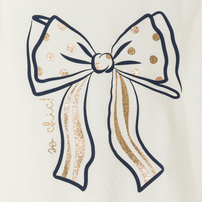 Бяла тениска с поло яка и мотив