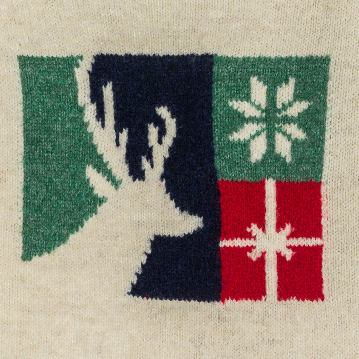 Бежов жакардов пуловер с мотив на елен