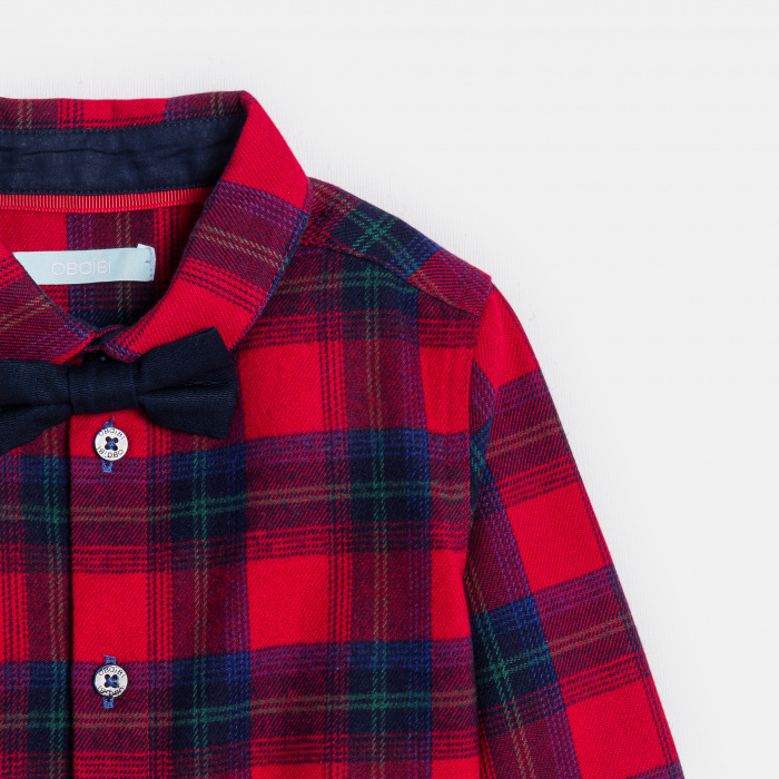 Червена карирана риза