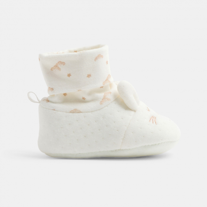 Бели пантофи