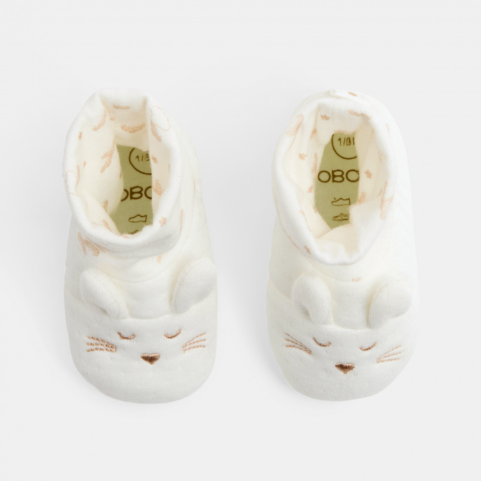 Бели пантофи