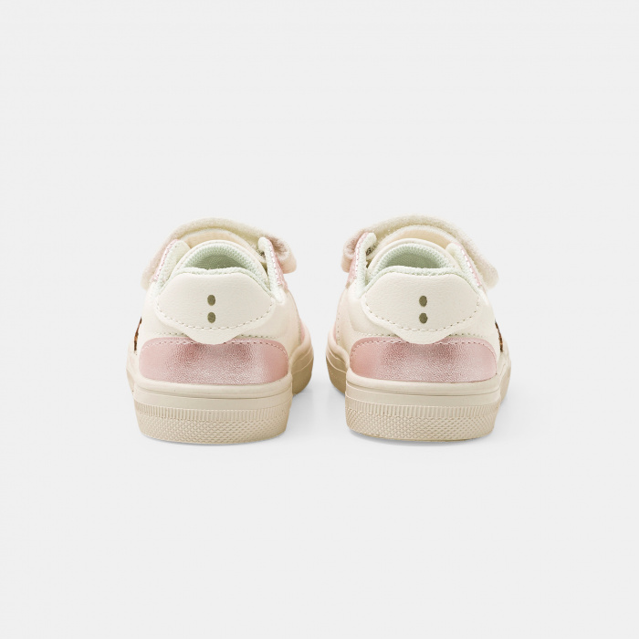 Розови маратонки със звезда