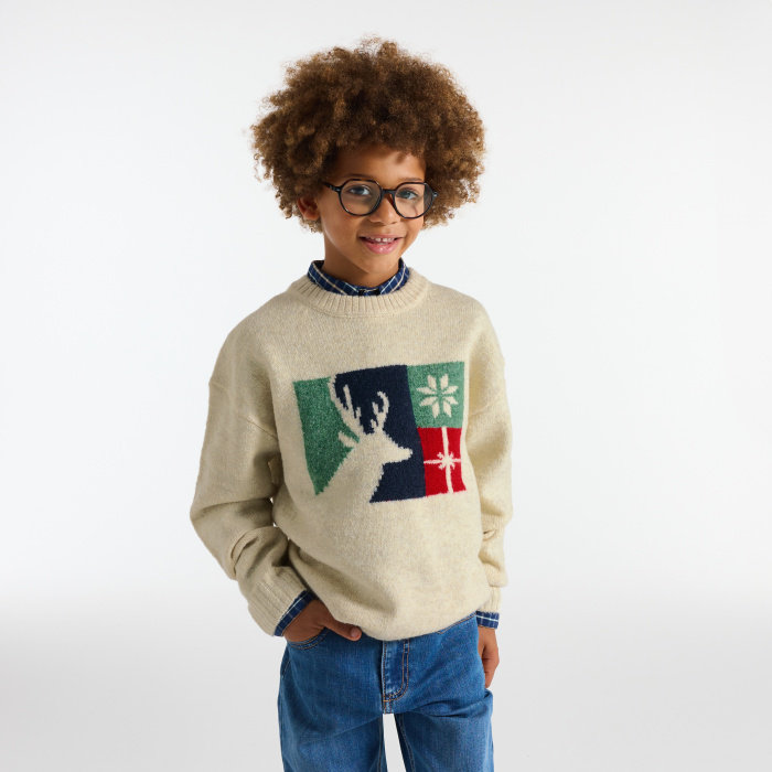 Бежов жакардов пуловер с мотив на елен