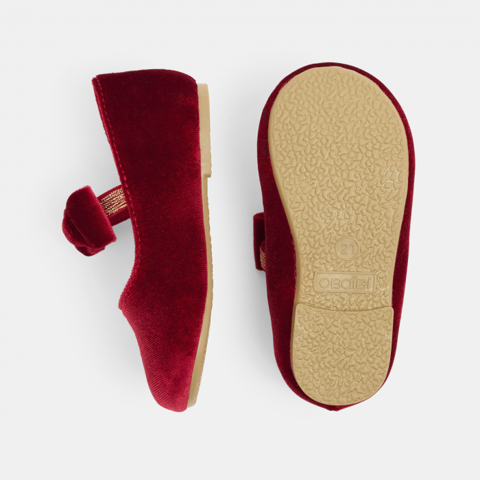 Червени кадифени балеринки