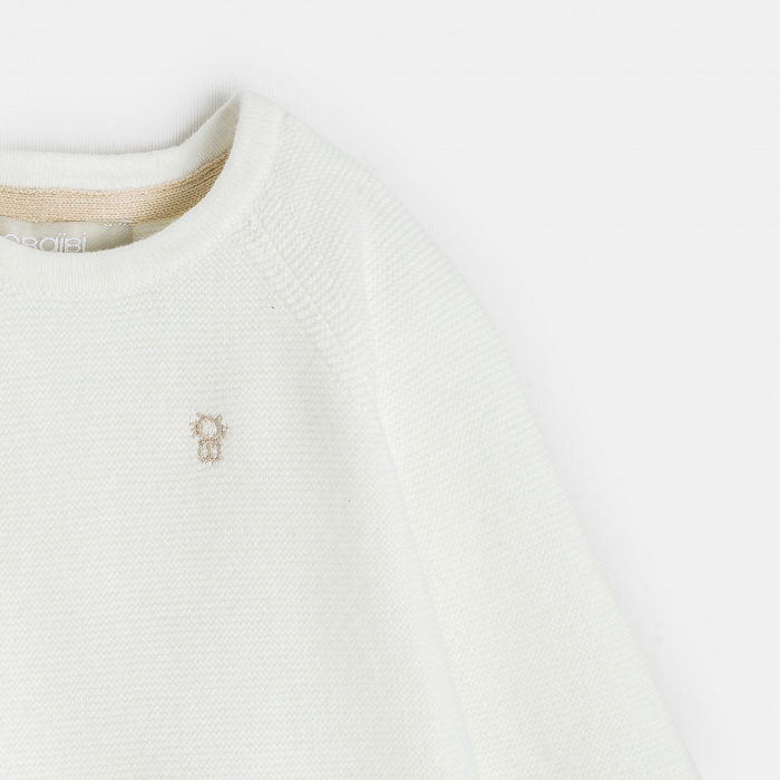 Бяла плетена жилетка