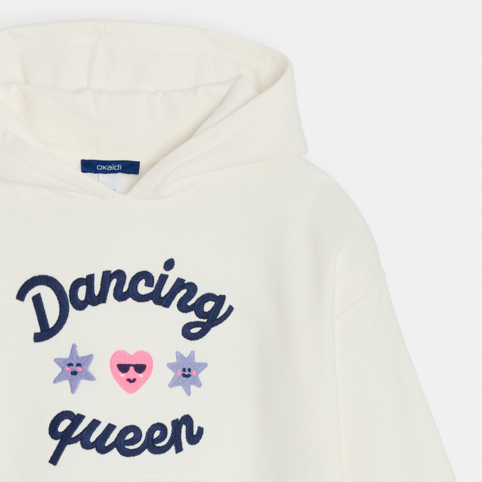 Бяла суитшърт с бродерия