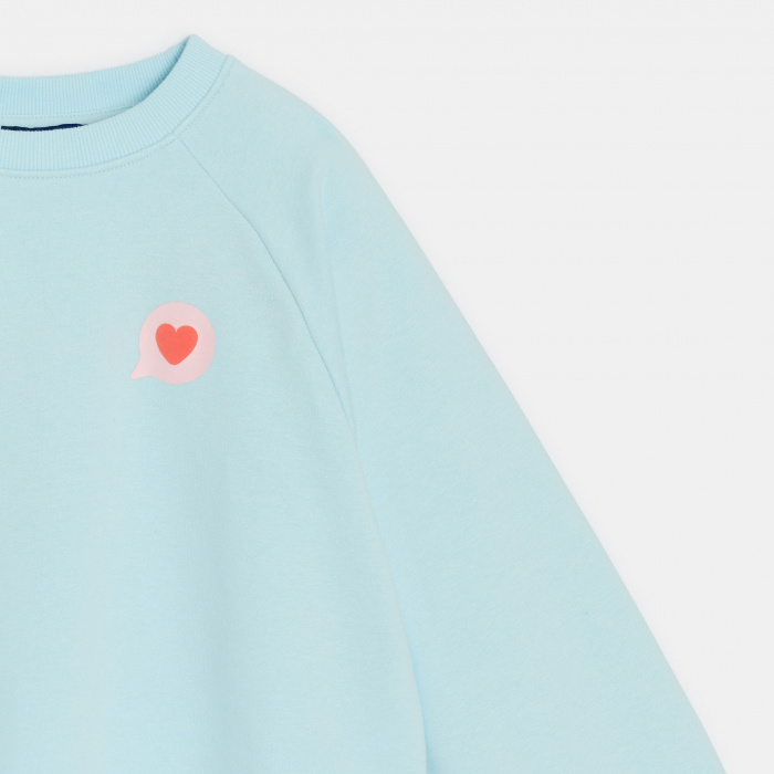 Светлосин къс суитшърт със сърце
