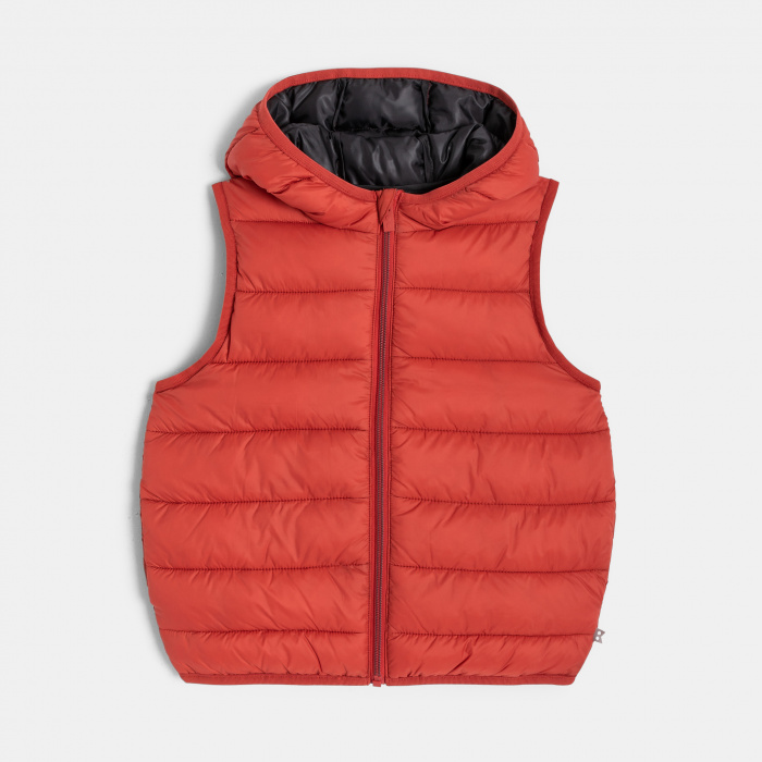 Червено пухено яке с качулка и без ръкави