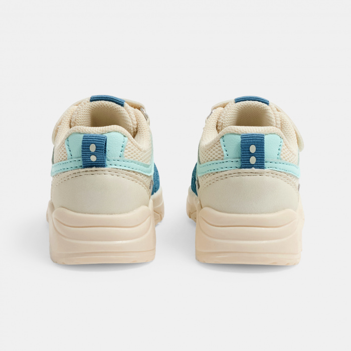 Сини маратонки