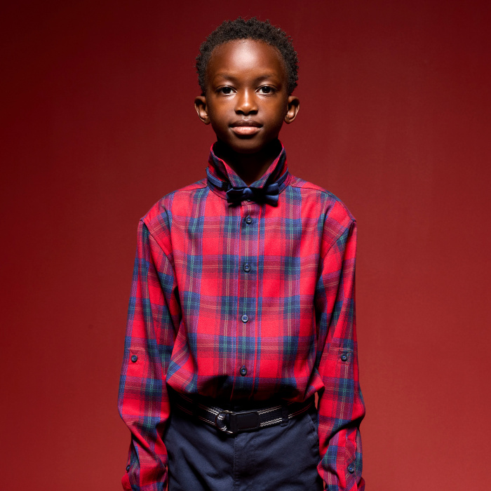 Червена карирана риза