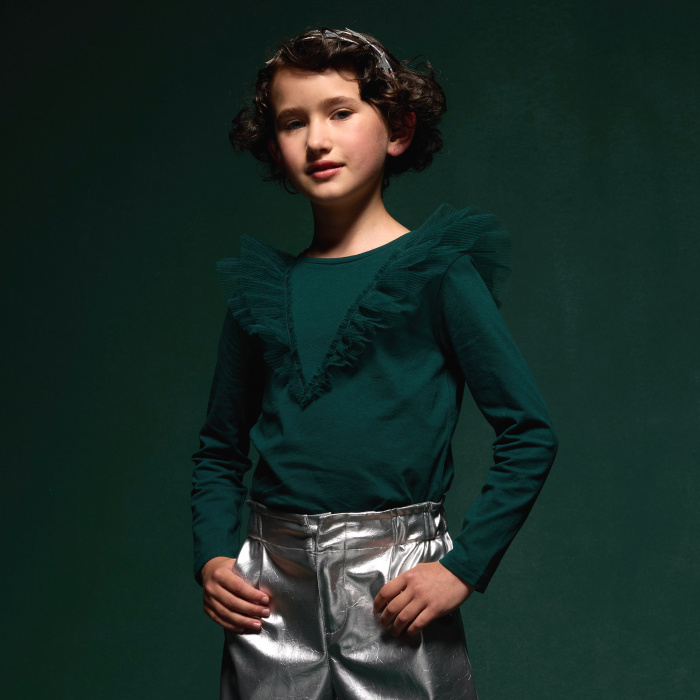 Зелена тениска с дълъг ръкав и къдрички