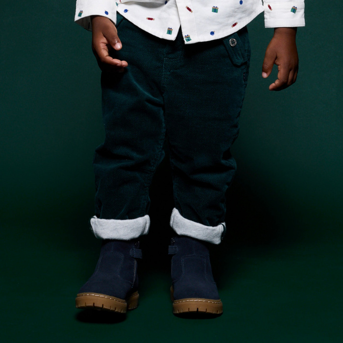 Зелени кадифени панталони