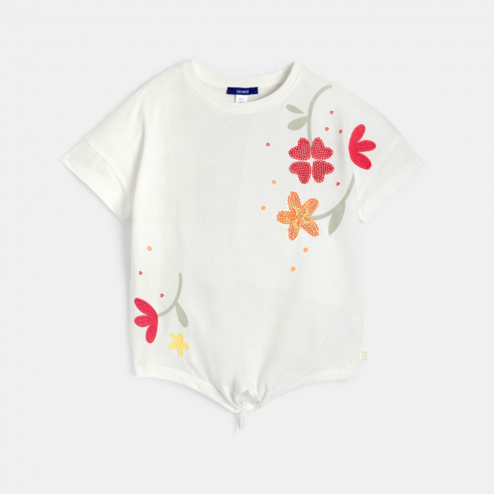 Бяла тениска с флорални мотиви