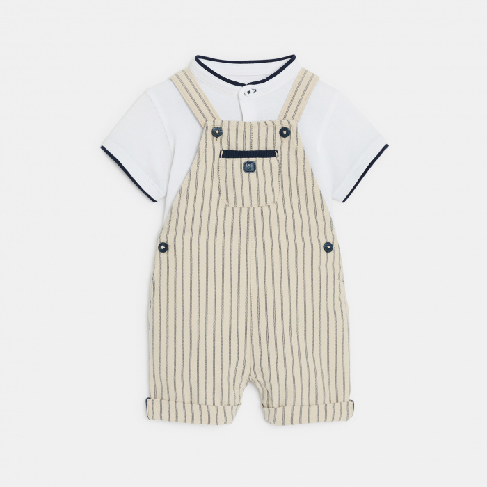 Бежов гащеризон и бяла тениска