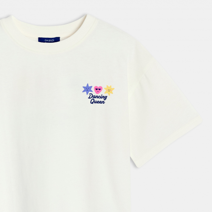 Бяла тениска с мотив и къс ръкав