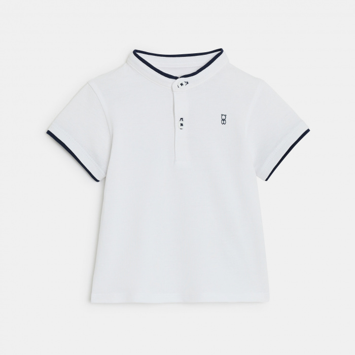 Бежов гащеризон и бяла тениска