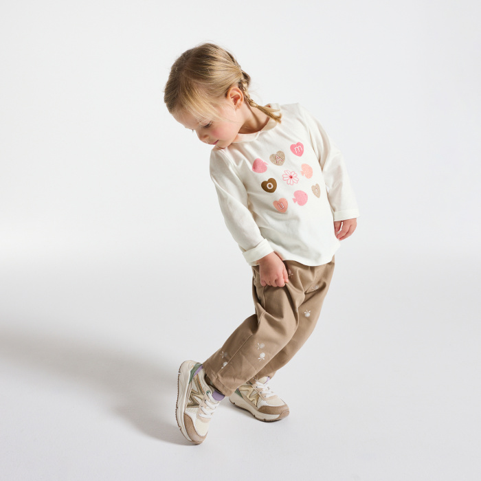 Бяла тениска с яка на Питър Пан