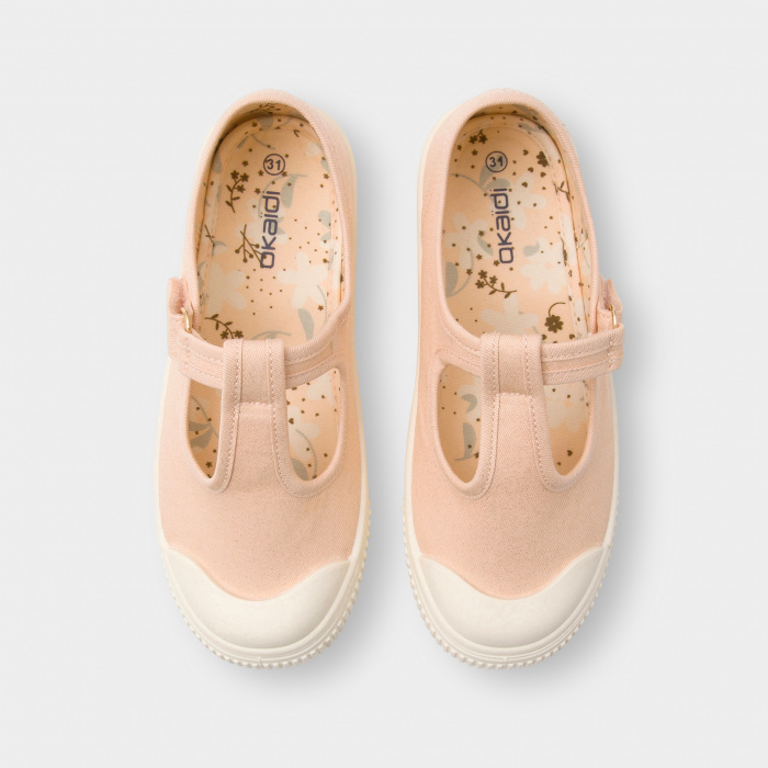 Кецове с каишки в коралов цвят