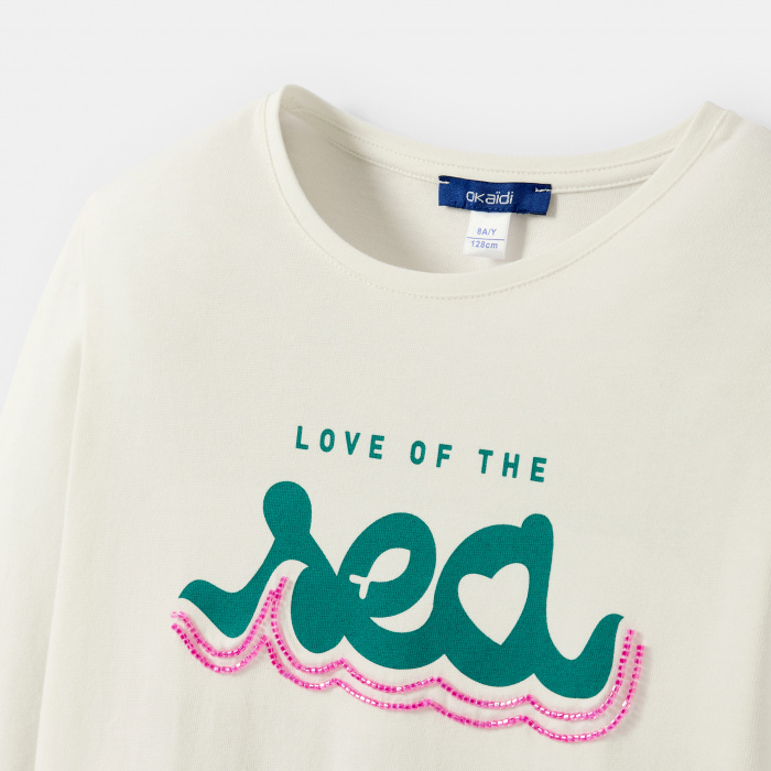 Бяла тениска с дълъг ръкав