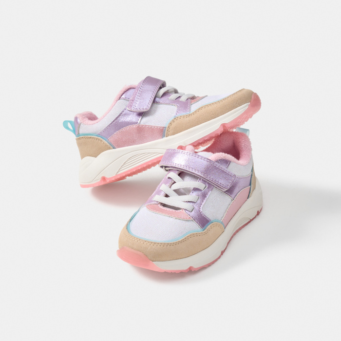 Многоцветни маратонки