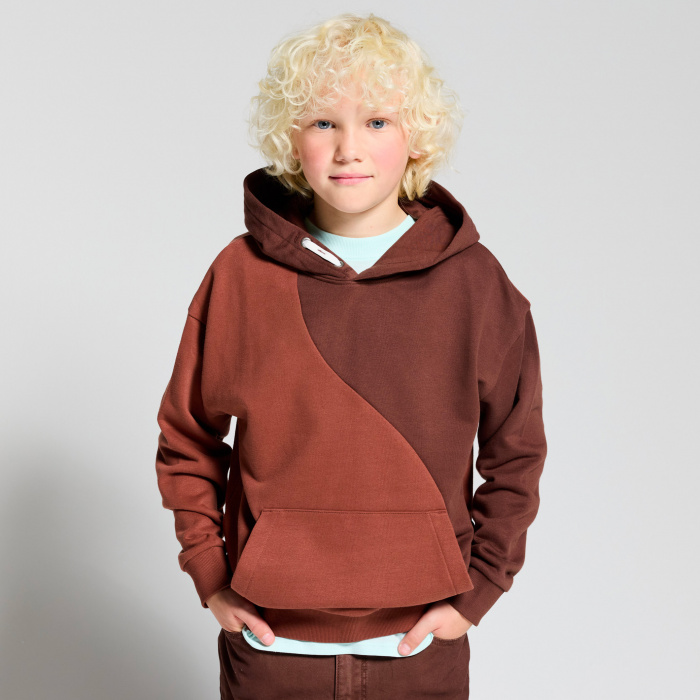 Кафява суитшърт с качулка