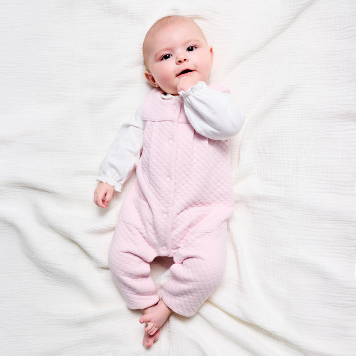 Комплект от розов гащеризон и боди