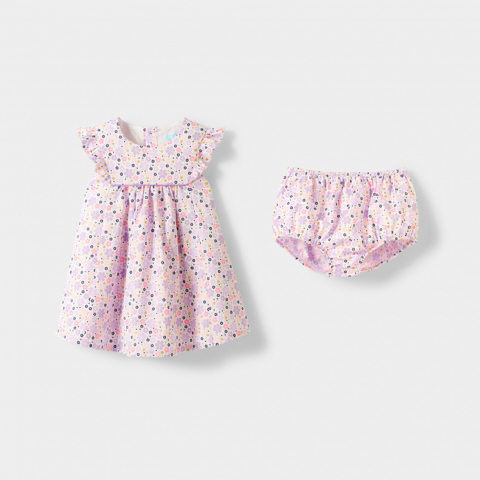 Розова рокля с флорални мотиви