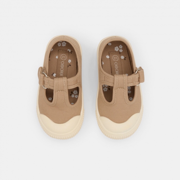 Бежови обувки